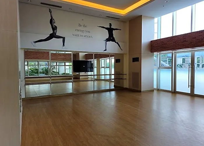 Modern, Work Desk, Internet, Balcony-park Mckinley 4*