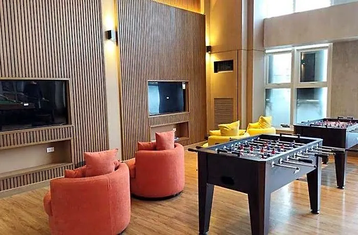 Modern, Work Desk, Internet, Balcony-park Mckinley